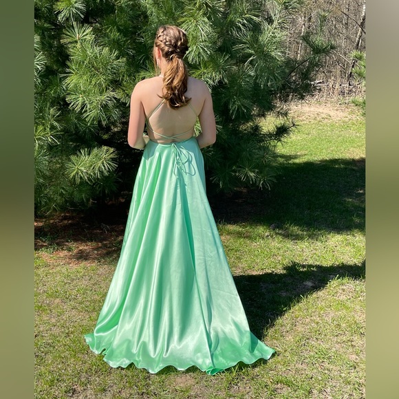 Sherri Hill prom dress size 00 light green - Picture 2 of 6